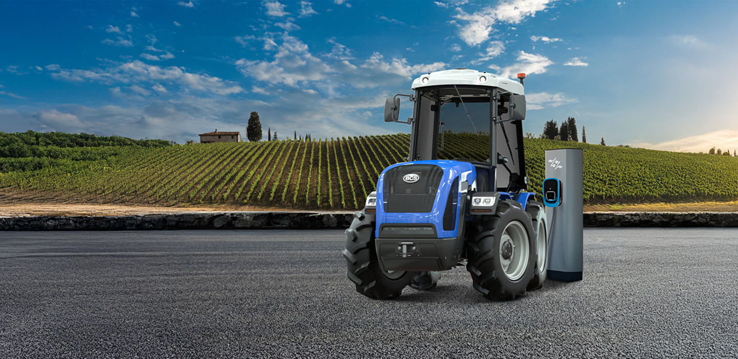 Cum să îți alegi un tractor potrivit: Ghid complet pentru agricultori și proprietari de terenuri IMG Slider 1440x700 e Vanguard 2